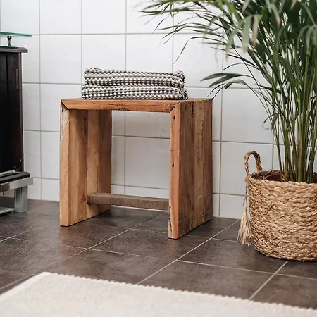 Large And Lovely In Sentrum With Sauna, Hot Tub And Car