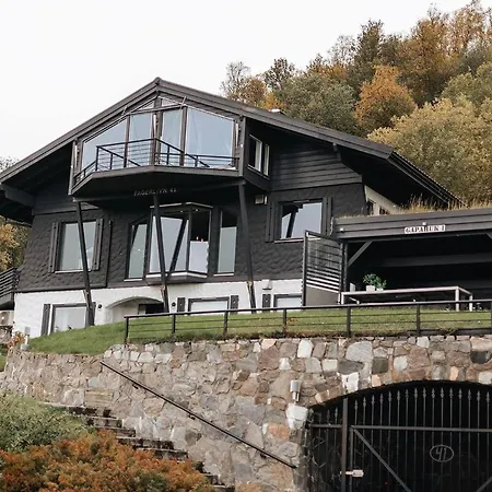 Large And Lovely In Sentrum With Sauna, Hot Tub And Car Harstad