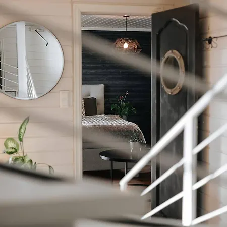 Large And Lovely In Sentrum With Sauna, Hot Tub And Car 别墅